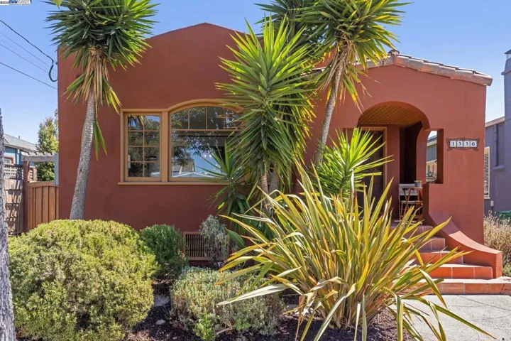 1336 Fernside, Alameda, California 94501-0000
