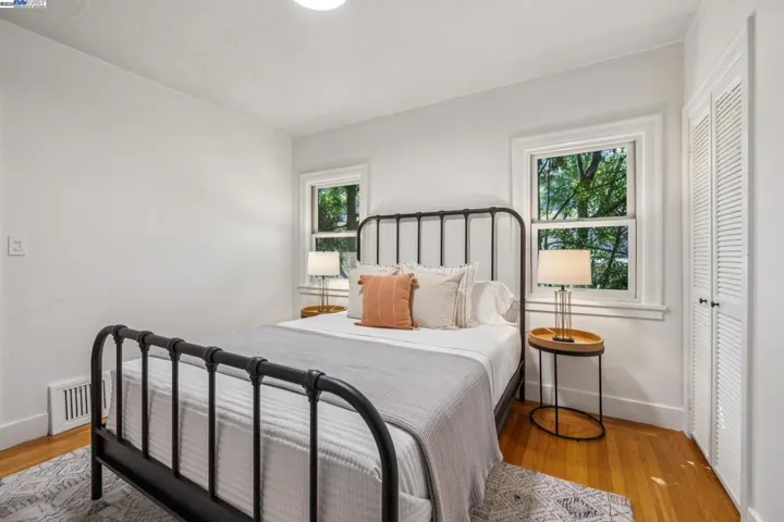 1336 Fernside, Alameda, California 94501-0000