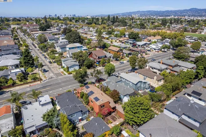 1336 Fernside, Alameda, California 94501-0000