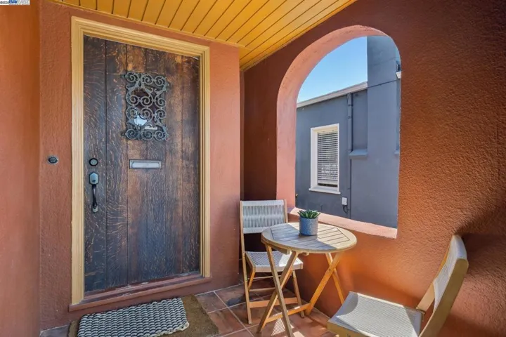 1336 Fernside, Alameda, California 94501-0000