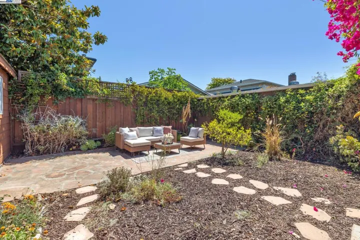 1336 Fernside, Alameda, California 94501-0000