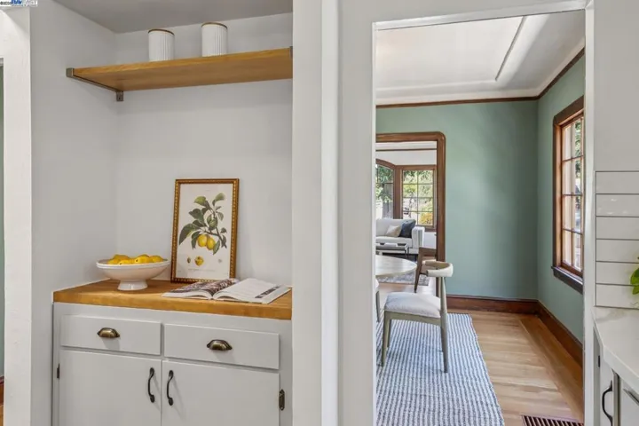1336 Fernside, Alameda, California 94501-0000