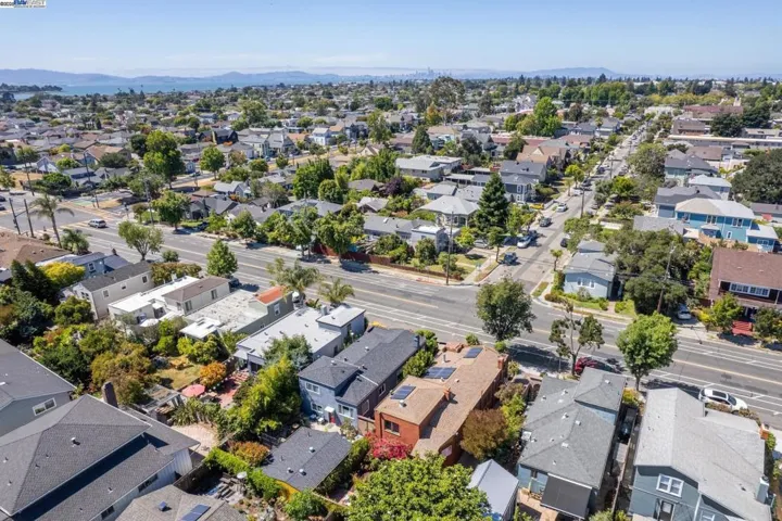 1336 Fernside, Alameda, California 94501-0000