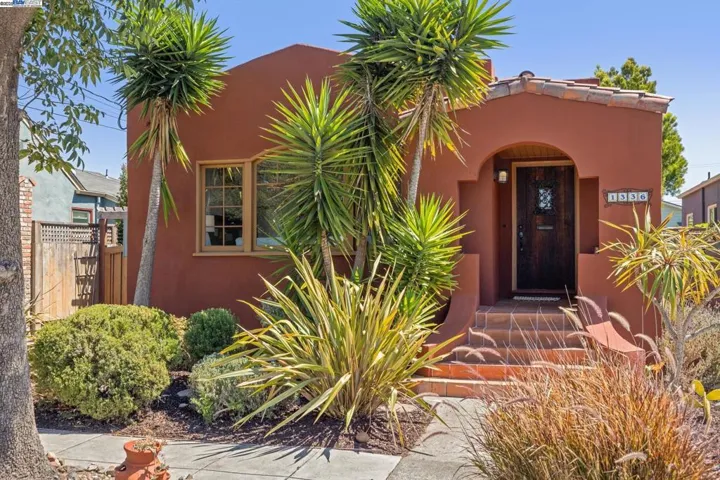 1336 Fernside, Alameda, California 94501-0000