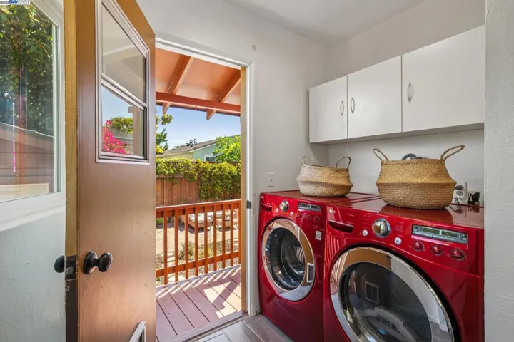 1336 Fernside, Alameda, California 94501-0000