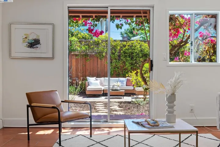 1336 Fernside, Alameda, California 94501-0000