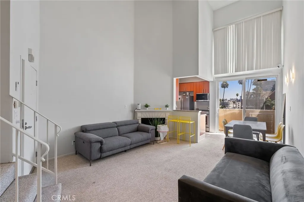 620 S Gramercy Place 412, Los Angeles, California 90005 home-pic-4