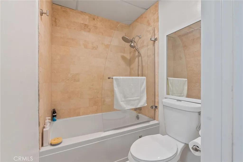 620 S Gramercy Place 412, Los Angeles, California 90005 home-pic-19