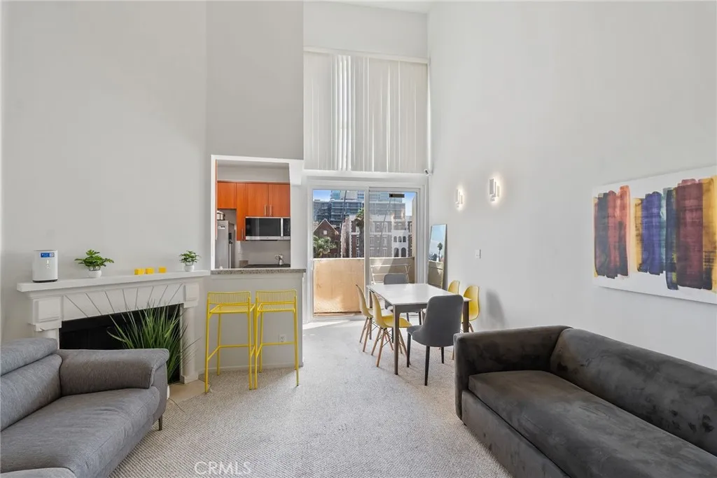 620 S Gramercy Place 412, Los Angeles, California 90005 home-pic-2