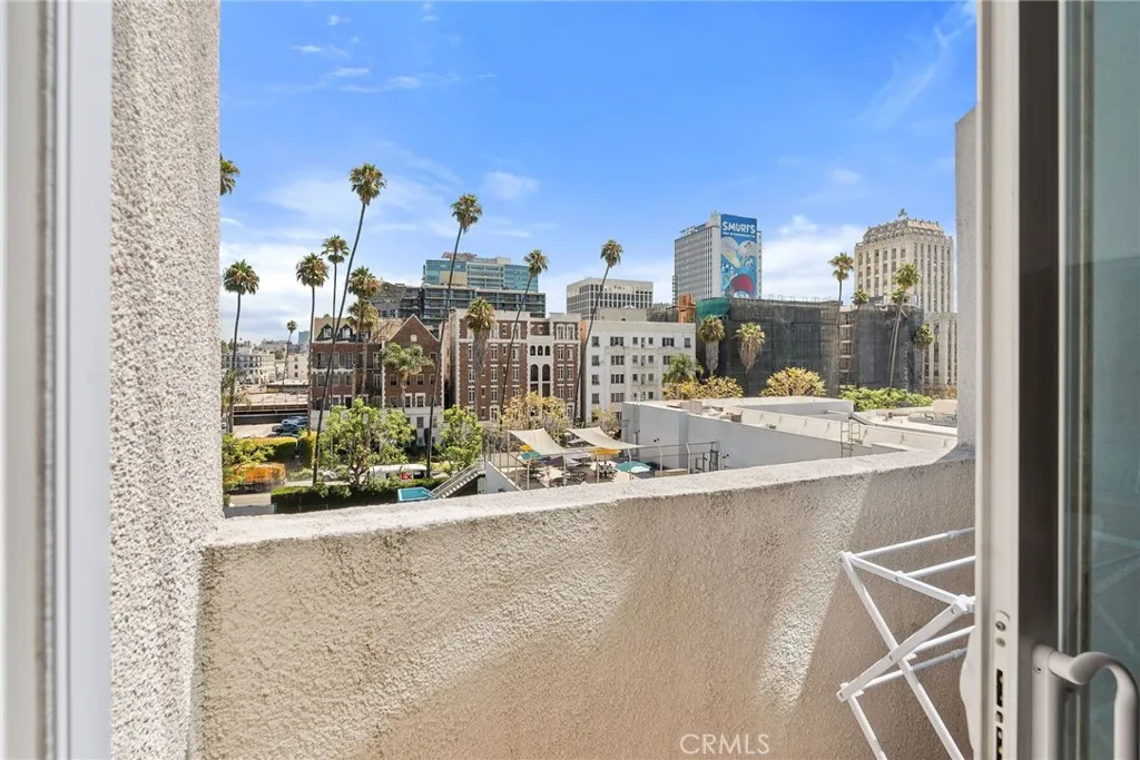 620 S Gramercy Place 412, Los Angeles, California 90005 home-pic-11