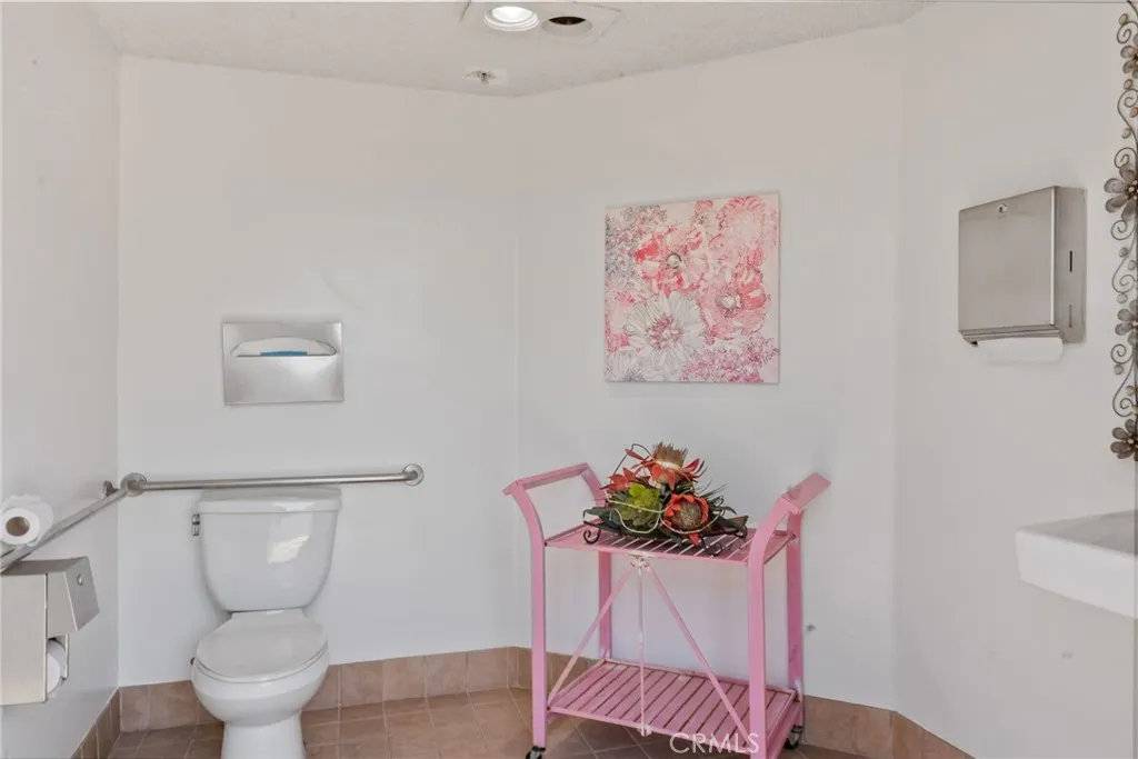 620 S Gramercy Place 412, Los Angeles, California 90005 home-pic-28