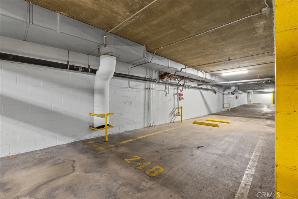 620 S Gramercy Place 412, Los Angeles, California 90005 home-pic-35