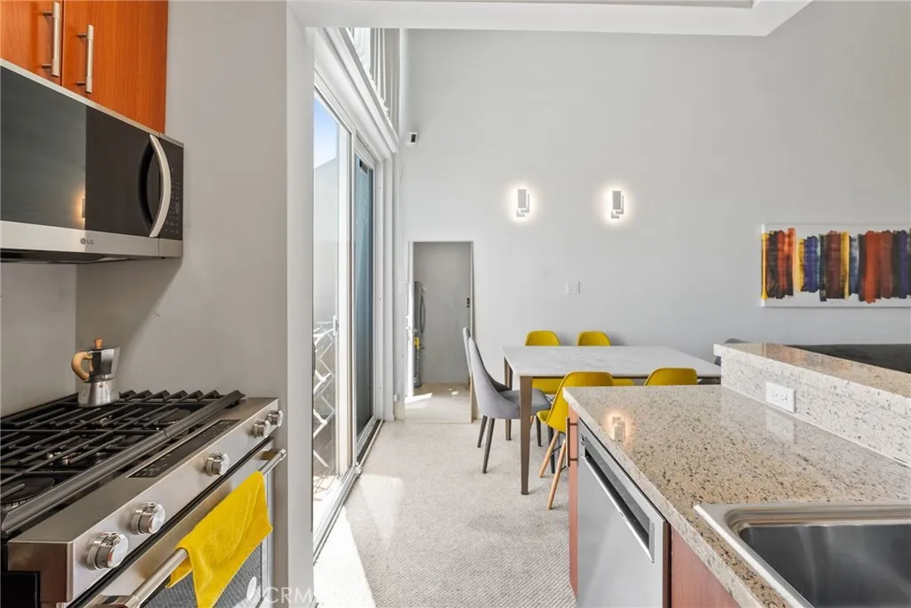 620 S Gramercy Place 412, Los Angeles, California 90005 home-pic-9