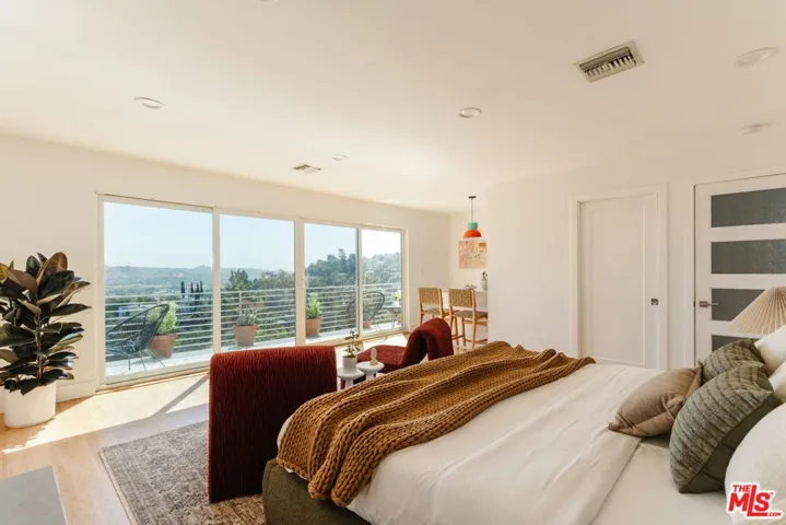 2406 Silver Ridge Avenue, Los Angeles, California 90039