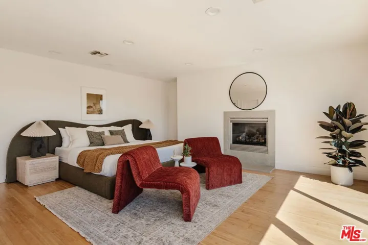 2406 Silver Ridge Avenue, Los Angeles, California 90039