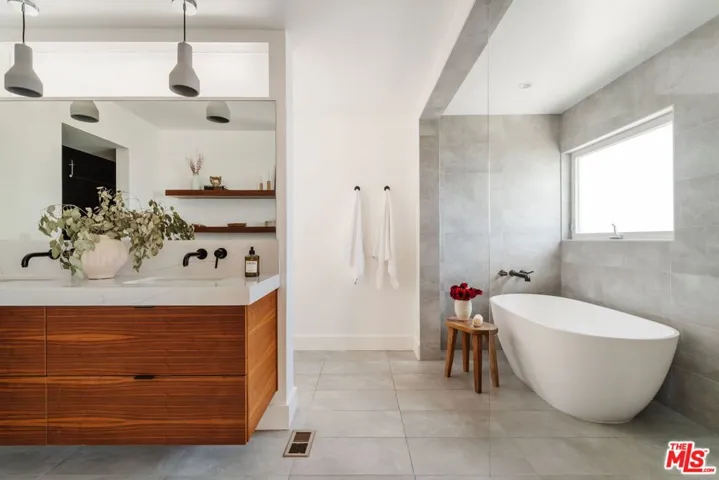 2406 Silver Ridge Avenue, Los Angeles, California 90039