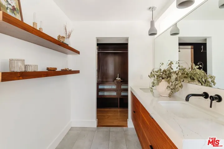 2406 Silver Ridge Avenue, Los Angeles, California 90039