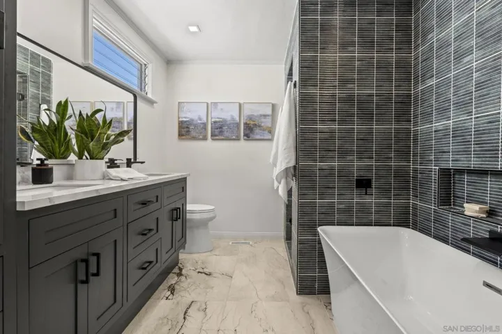 Primary Bath/Spa