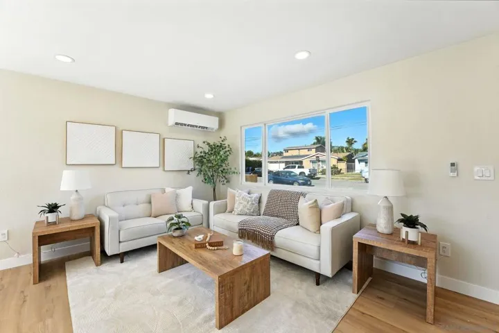 646 Parkbrook St, Spring Valley, California 91977