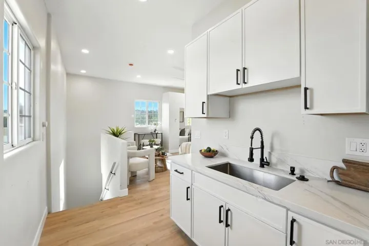 646 Parkbrook St, Spring Valley, California 91977