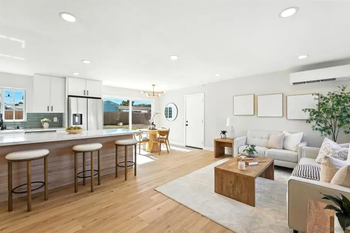646 Parkbrook St, Spring Valley, California 91977