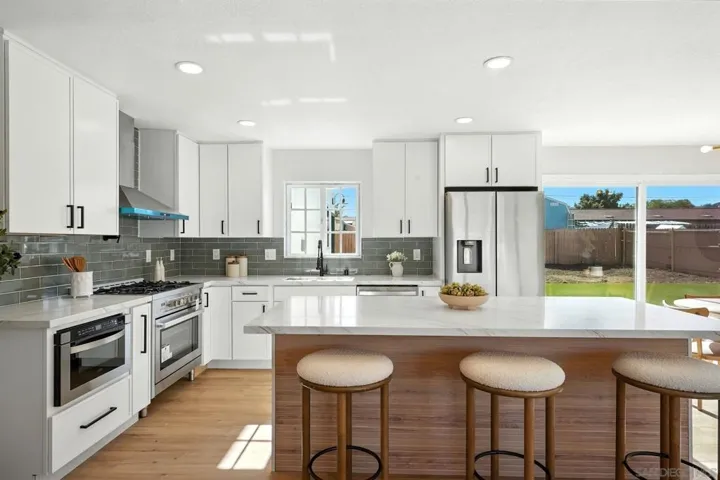 646 Parkbrook St, Spring Valley, California 91977