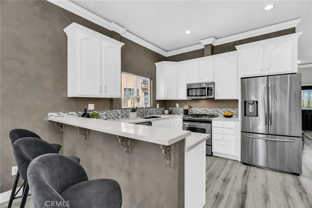 17908 Califa Street, Encino, California 91316 home-pic-12