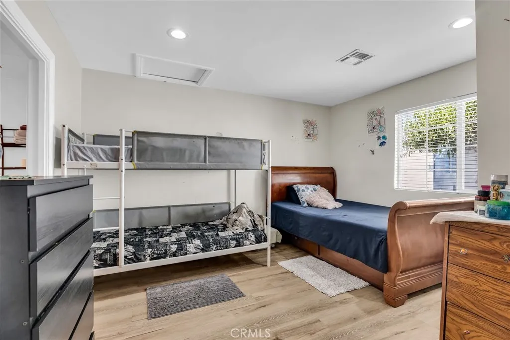 17908 Califa Street, Encino, California 91316 home-pic-35