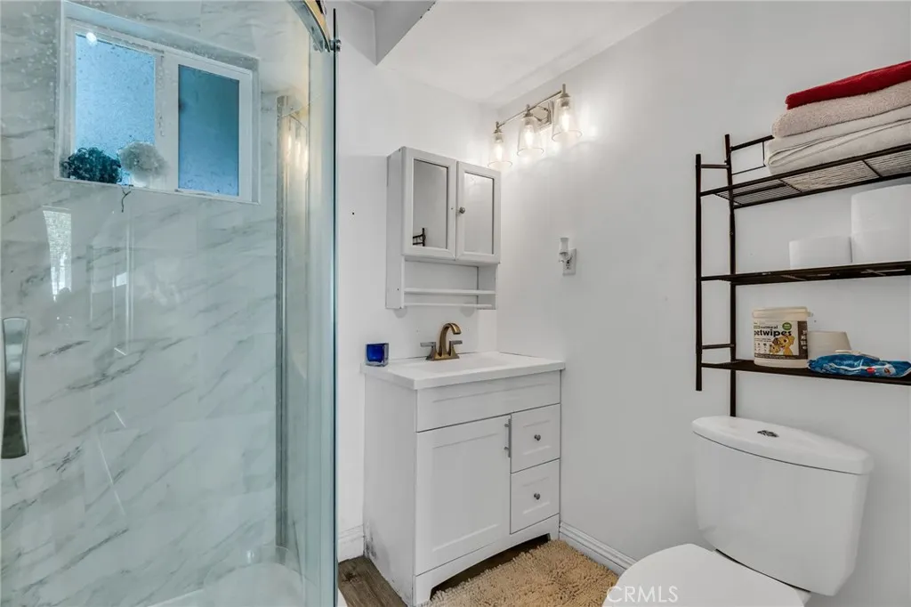 17908 Califa Street, Encino, California 91316 home-pic-37