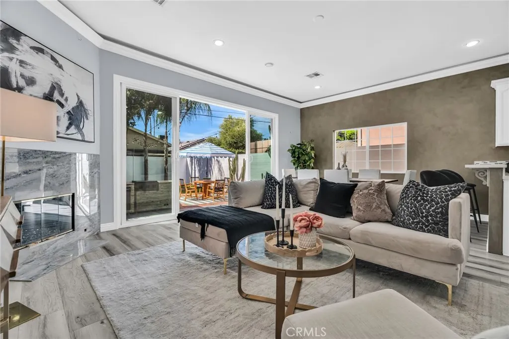 17908 Califa Street, Encino, California 91316 home-pic-5