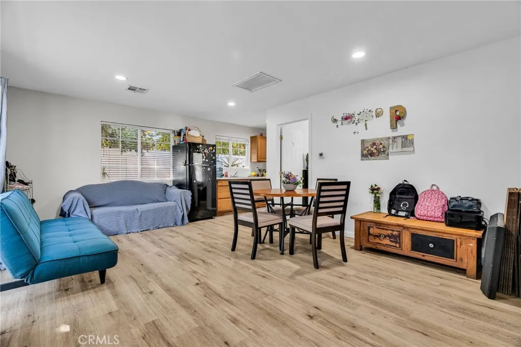 17908 Califa Street, Encino, California 91316 home-pic-33