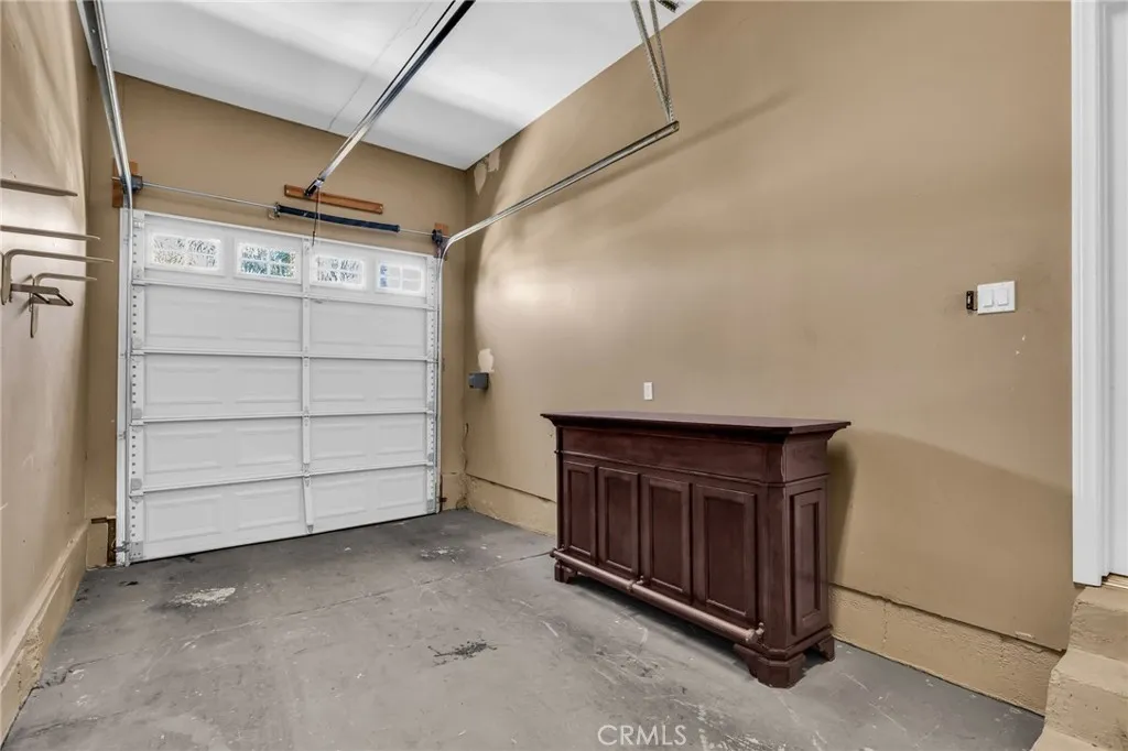 17908 Califa Street, Encino, California 91316 home-pic-26