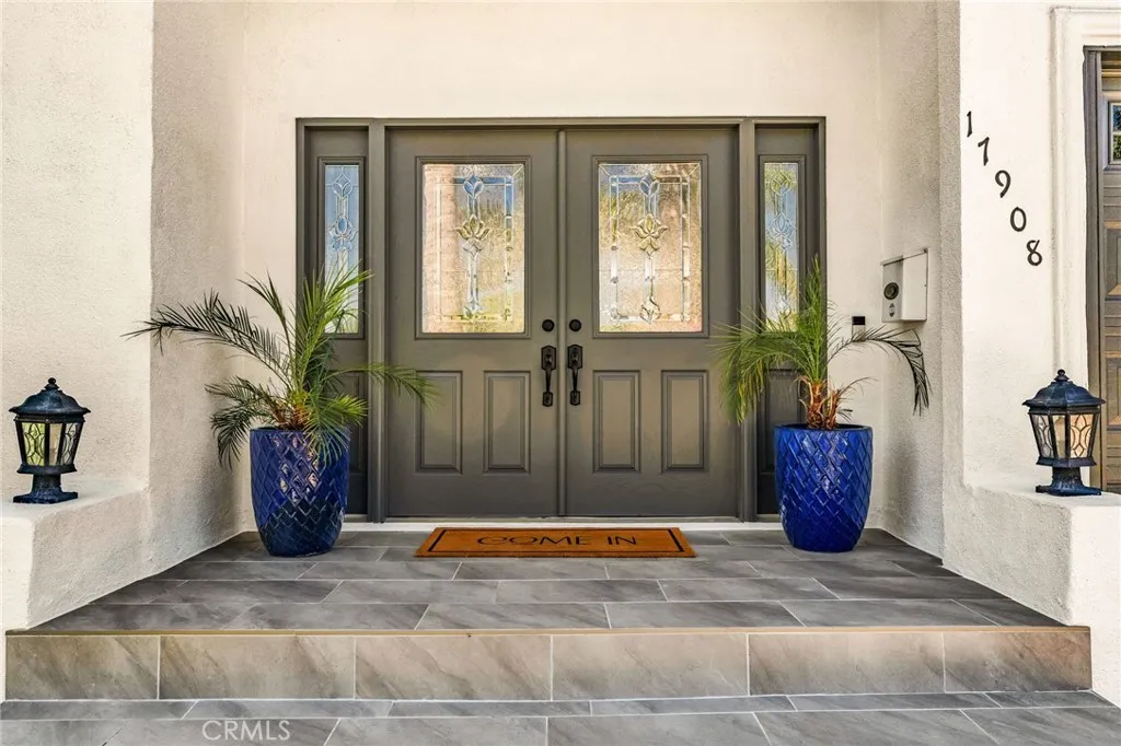 17908 Califa Street, Encino, California 91316 home-pic-2