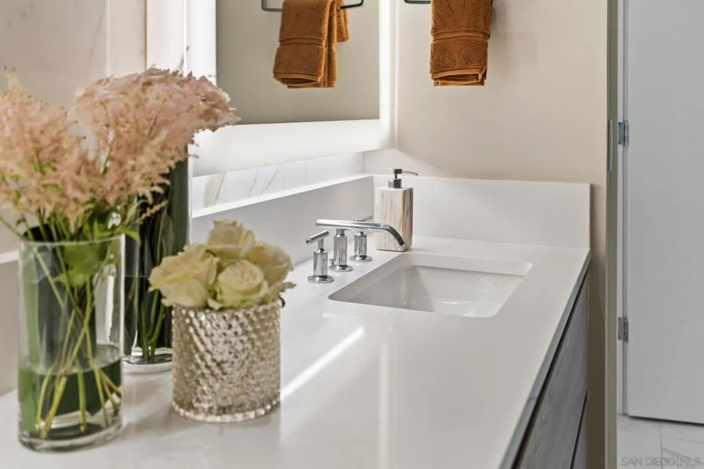 2604 5th Ave 801, San Diego, California 92103 home-pic-54