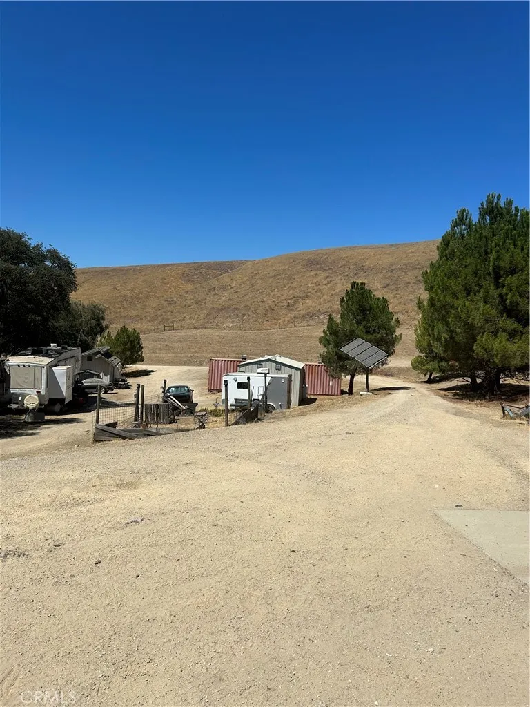 77517 Lowes Canyon Road, San Miguel, California 93451 home-pic-5