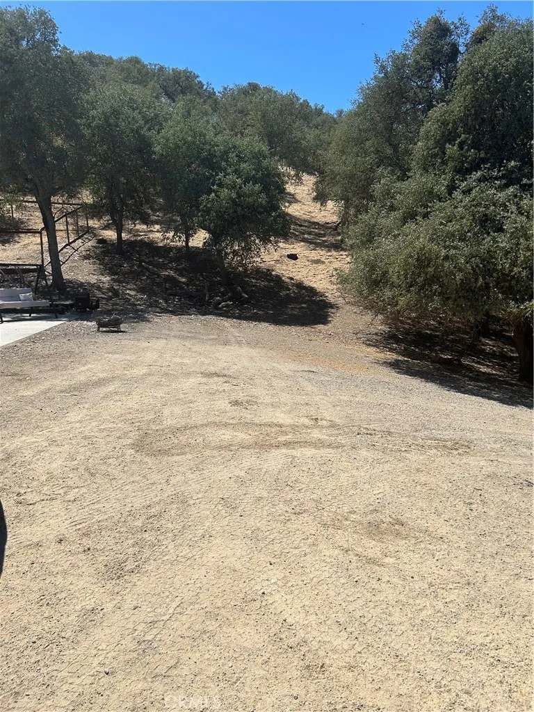 77517 Lowes Canyon Road, San Miguel, California 93451 home-pic-3