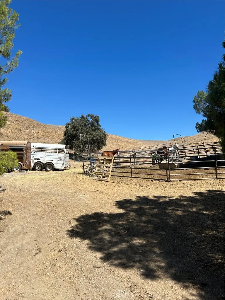 77517 Lowes Canyon Road, San Miguel, California 93451 home-pic-2