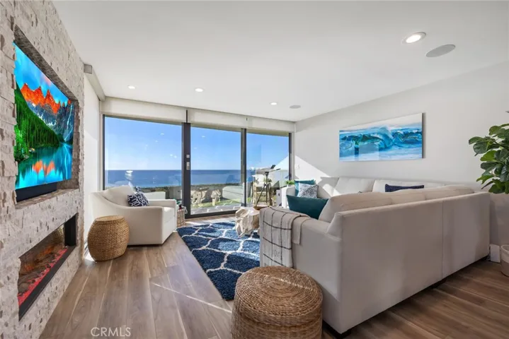 335 W I Street, Encinitas, California 92024