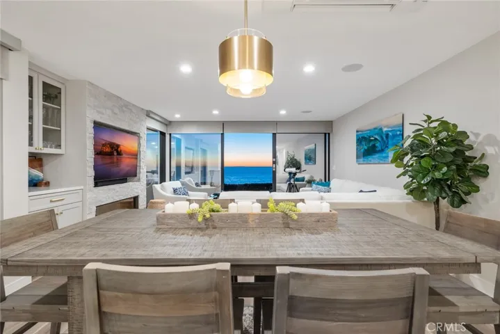 335 W I Street, Encinitas, California 92024