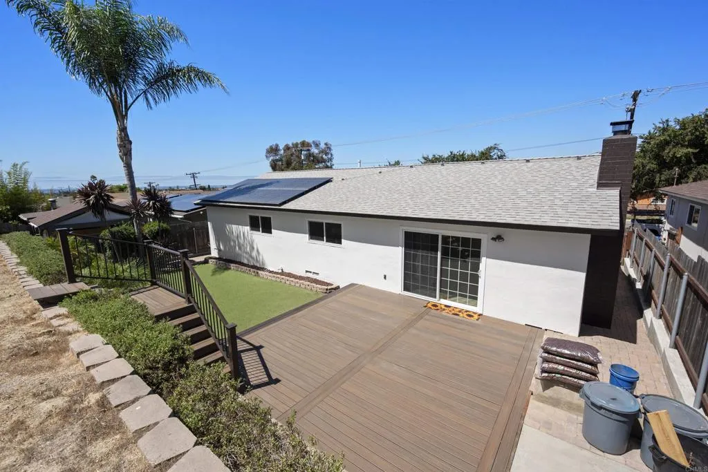 202 E J St, Chula Vista, California 91910 home-pic-44