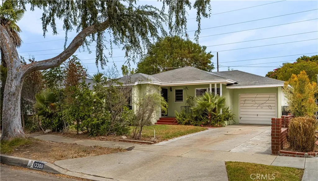 13308 Traub Avenue, Los Angeles, California 90059, 4 Bedrooms Bedrooms, ,2 BathroomsBathrooms,Residential,For Sale,Traub,WS25199257