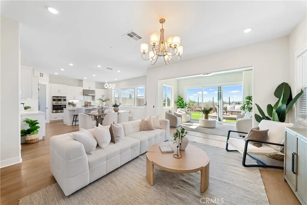 671 Pelion, Lake Forest, California 92630 home-pic-1