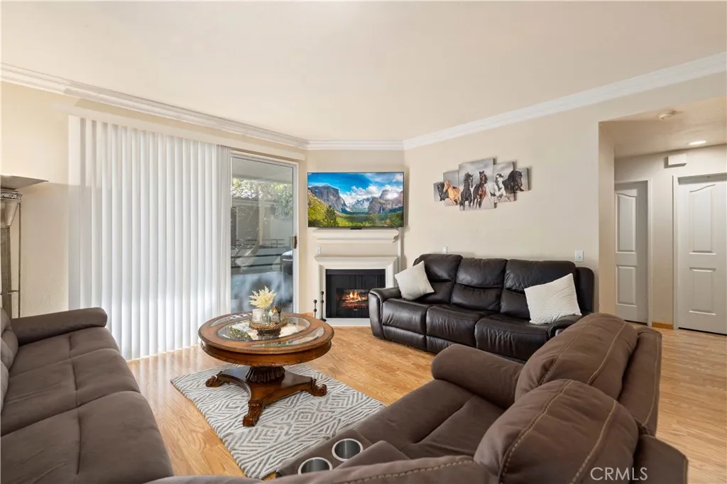 2835 W Avenue K12 202, Lancaster, California 93536 home-pic-4