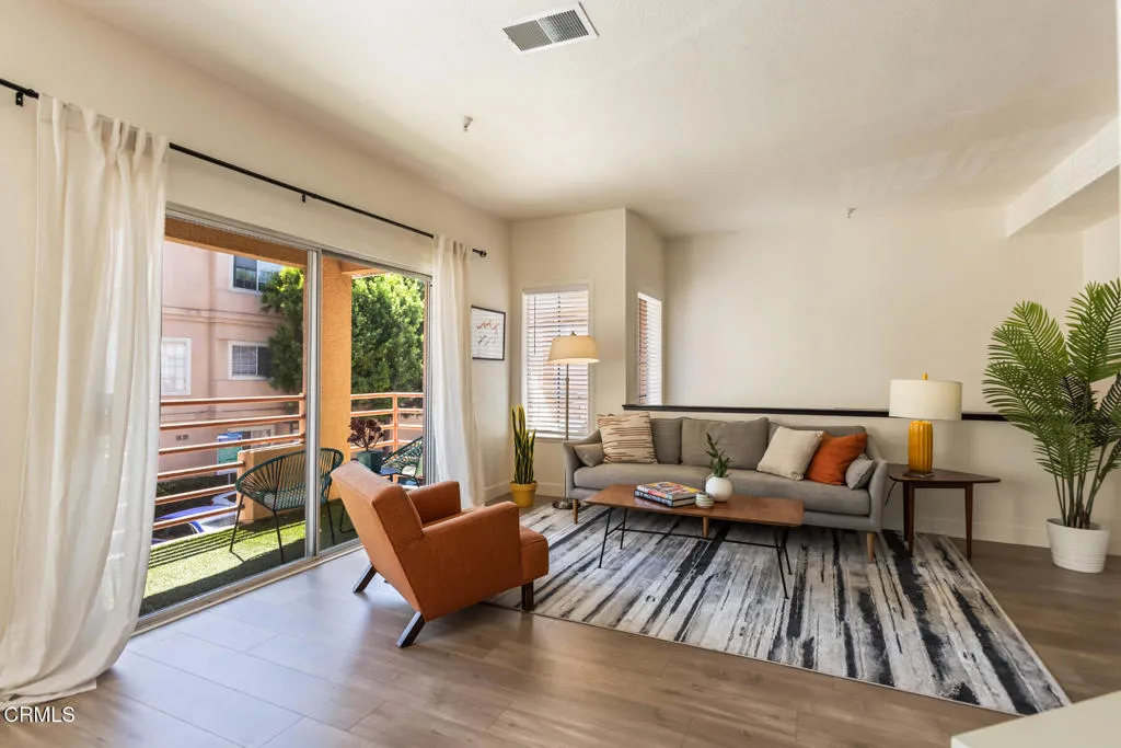 13945 Lemoli Avenue, Hawthorne, California 90250 home-pic-4