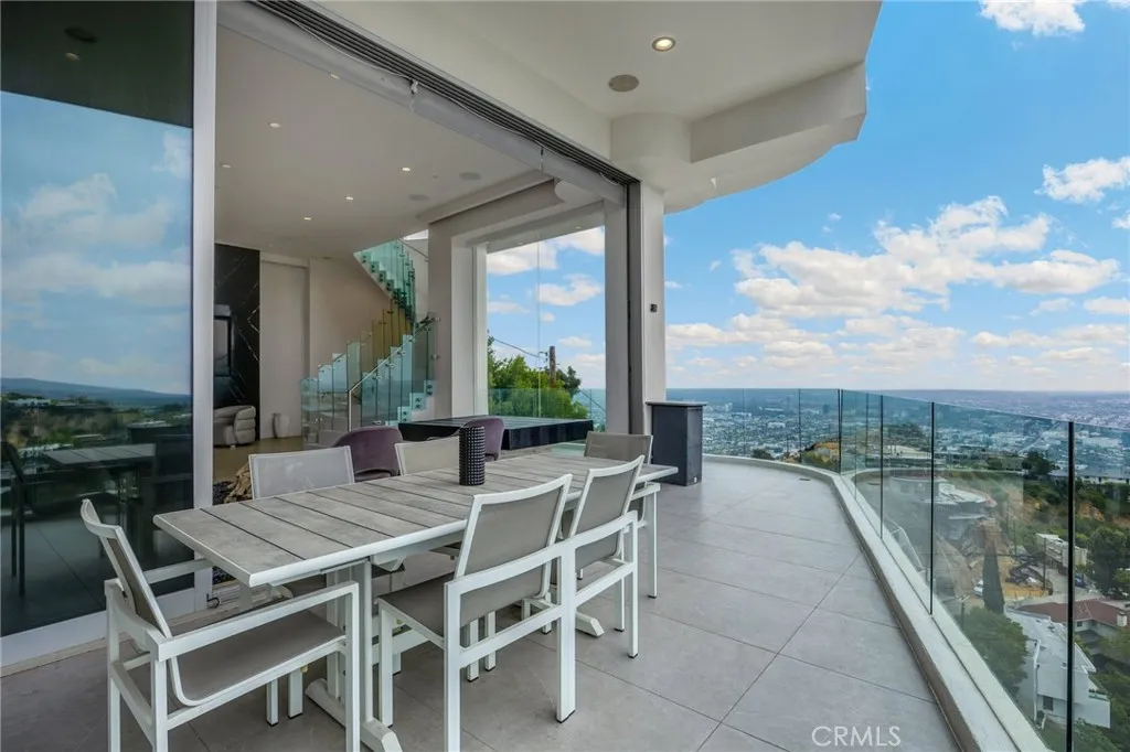 1609 Viewmont Drive, Los Angeles, California 90069 home-pic-21