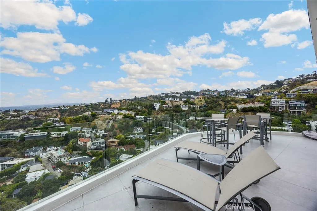 1609 Viewmont Drive, Los Angeles, California 90069 home-pic-57