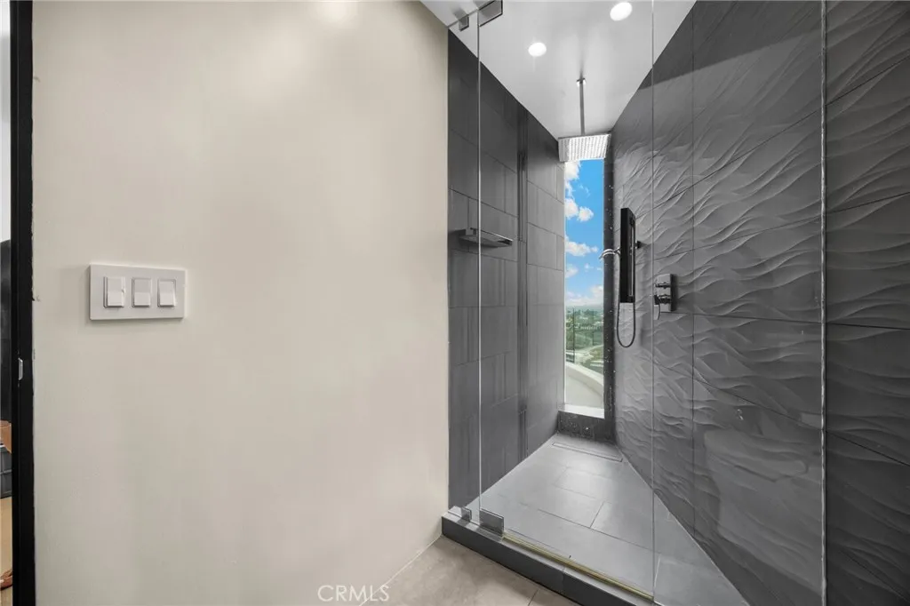 1609 Viewmont Drive, Los Angeles, California 90069 home-pic-25