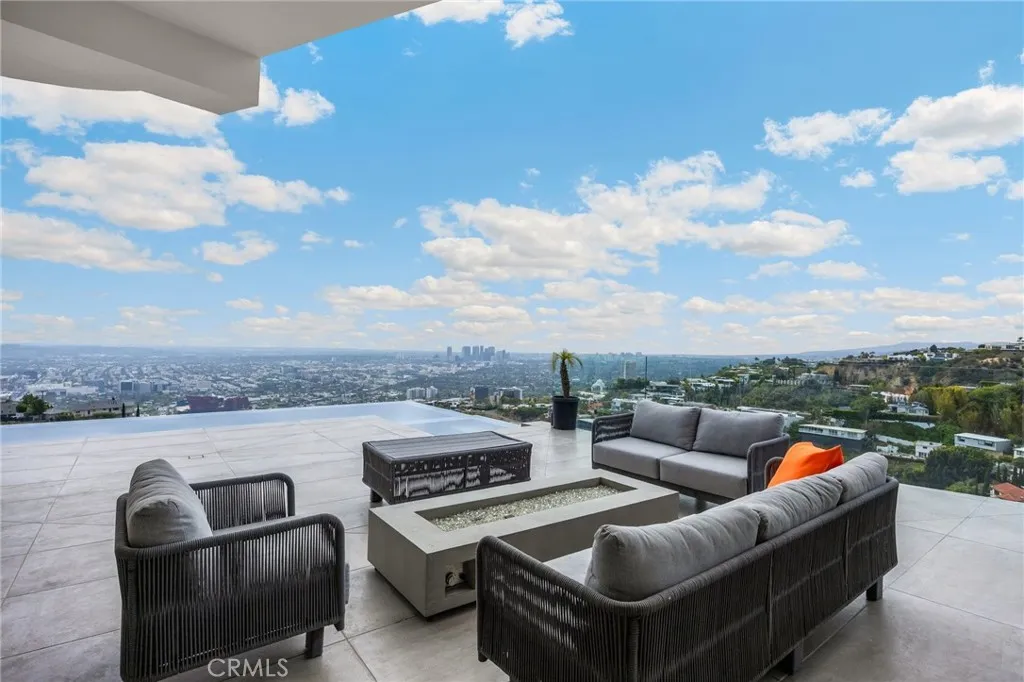 1609 Viewmont Drive, Los Angeles, California 90069 home-pic-42