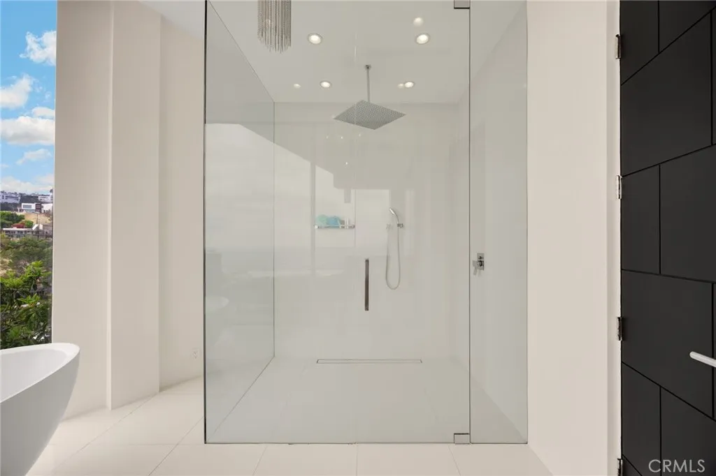 1609 Viewmont Drive, Los Angeles, California 90069 home-pic-32