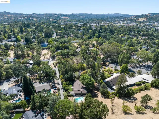 View of property location featuring a mountainous background